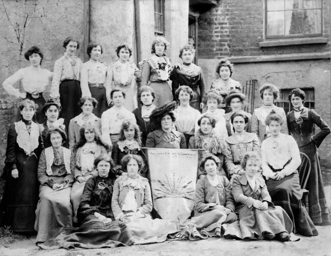 Photo 3 - 13PO 1B54-14 Inghinidhe na hEireann group c1905 06
