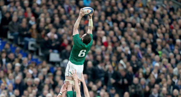 Peter O'Mahony in a line out