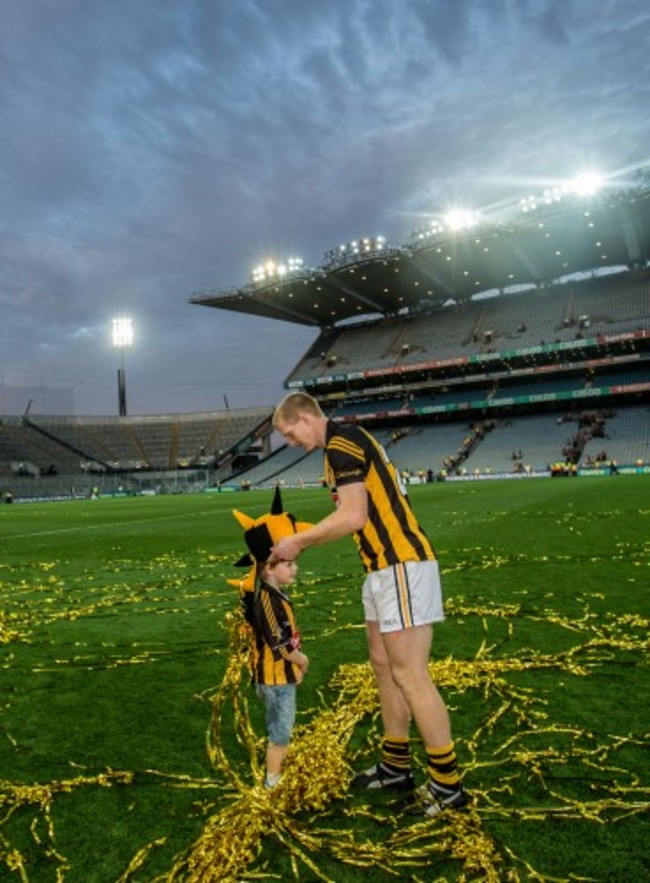 Henry Shefflin places a hat on his sons Henry head