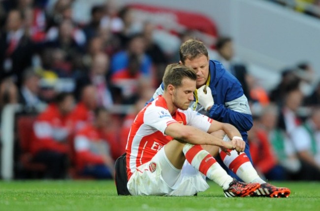 Soccer - Barclays Premier League - Arsenal v Tottenham Hotspur - Emirates Stadium