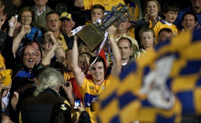 Tony Kelly lifts the trophy