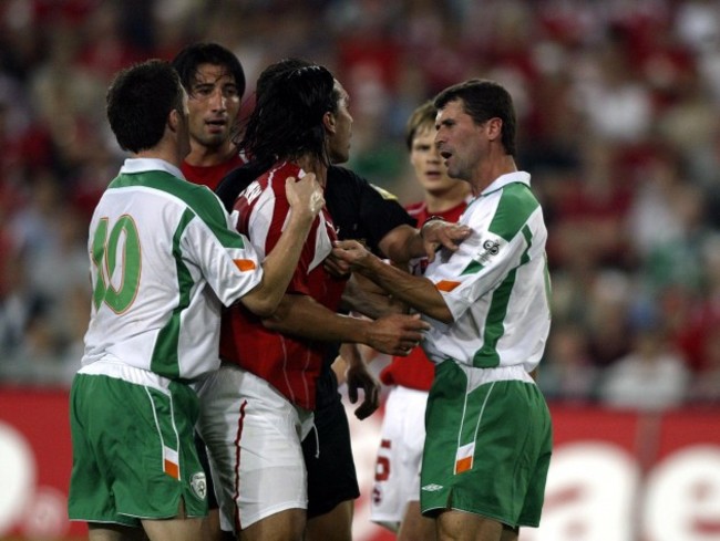 Roy Keane and Hakan Yakin 8/9/2004