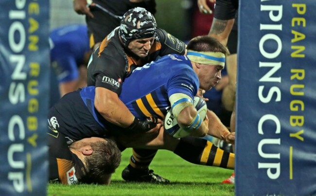 Dominic Ryan scores a try