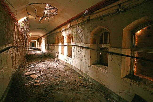 4_CorkLunaticAsylum