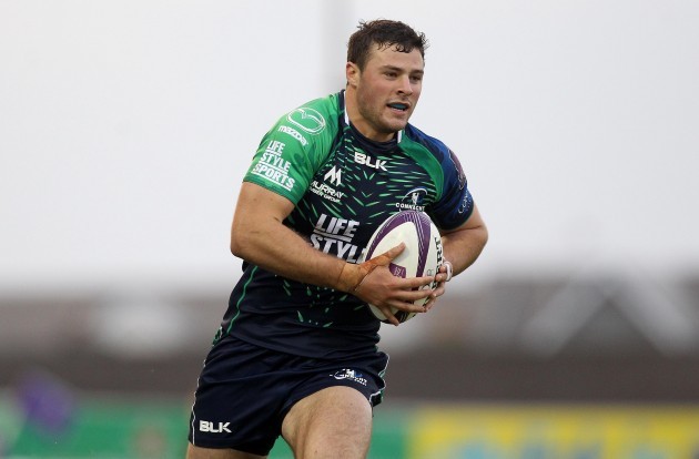 Robbie Henshaw runs in their fifth try
