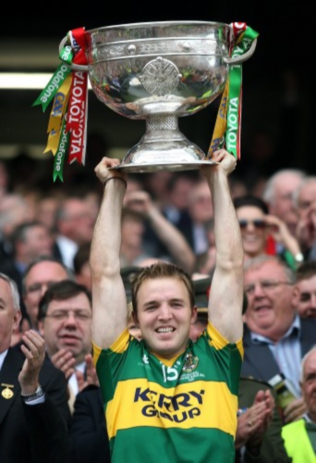 Darran O'Sullivan lifts the Sam Maguire