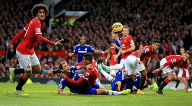 Soccer - Barclays Premier League - Manchester United v Chelsea - Old Trafford