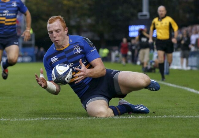 Darragh Fanning scores a try