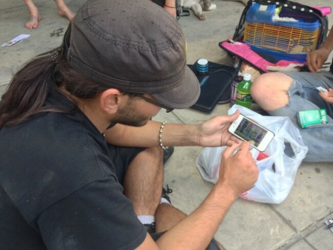 ziggurat-owns-a-white-iphone-4-his-favorite-apps-are-happy-street-robot-unicorn-attack-2-and-the-simpsons-tapped-out