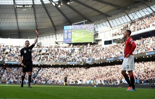 Soccer - Barclays Premier League - Manchester City v Manchester United - Etihad Stadium