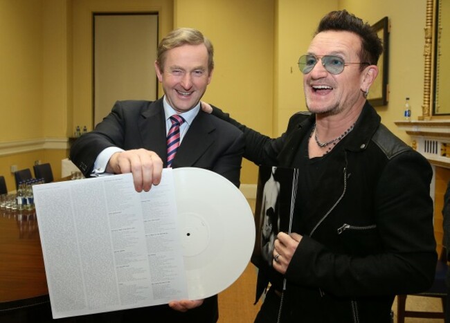 NO FEE BONO AND TAOISEACH ANNOUNCE 400 JOBS MX1