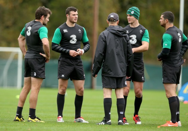 Joe Schmidt talks to Jared Payne, Robbie Henshaw, Jonathan Sexton and Rob Kearney