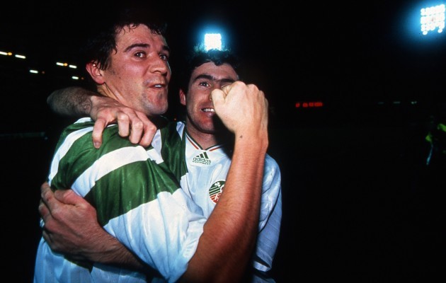 Roy Keane celebrates with Alan McLoughlin after the game