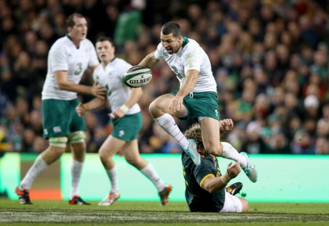 Rob Kearney beats Duane Vermeulen