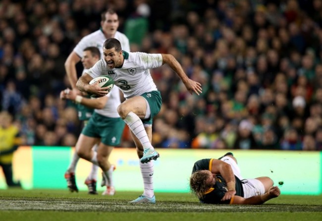 Rob Kearney beats Jannie du Plessis