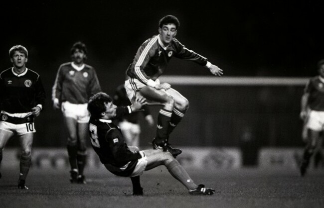 John Aldridge clashes with Maurice Malpas