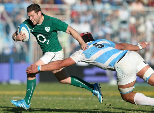 Darren Cave breaks free