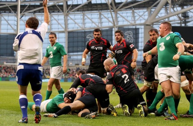 Richardt Strauss scores a try despite Giorgi Begadze