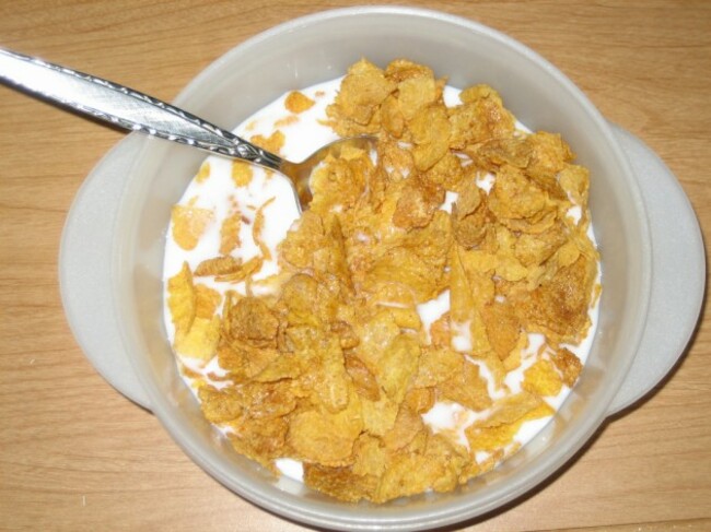 Kellogg's Simply Cinnamon Corn Flakes 2