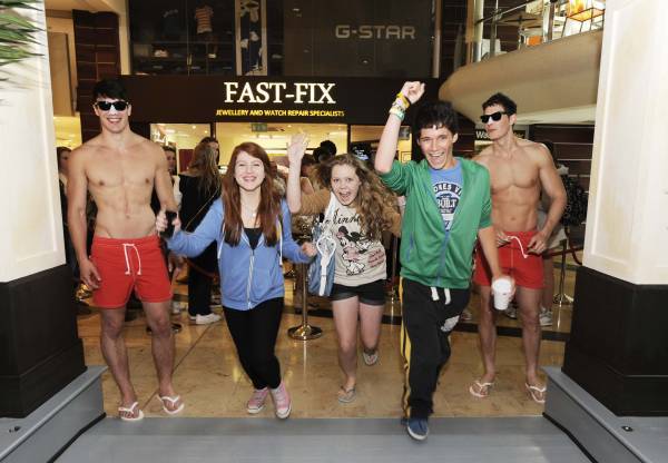 hollister dundrum opening hours