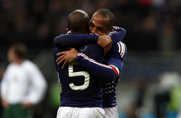 William Gallas and Thierry Henry celebrate at the end of the game