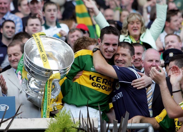 Declan O'Sullivan hugs manager Jack O'Connor 17/9/2006