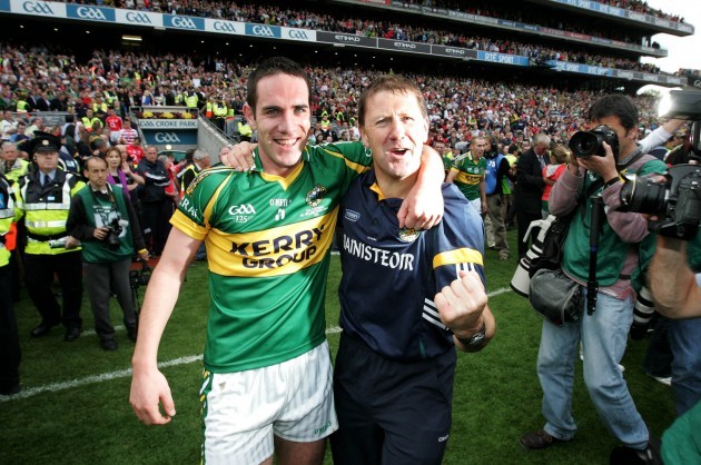 Declan O'Sullivan and Manager Jack O'Connor celebrate victory