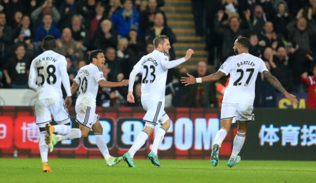 Soccer - Barclays Premier League - Swansea City v Arsenal - Liberty Stadium