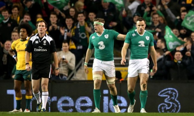 Tommy Bowe celebrates scoring his side's second try with Jamie Heaslip