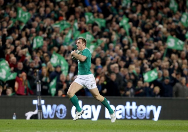 Tommy Bowe runs in for their second try