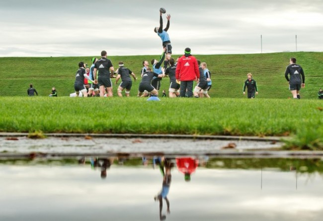 A general view of Munster line out training