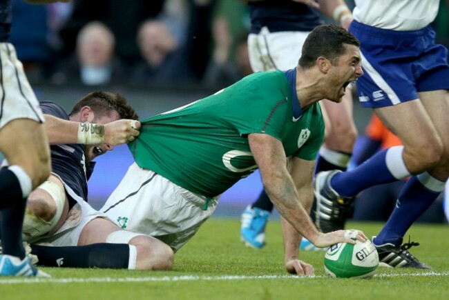 Rob Kearney celebrates his try