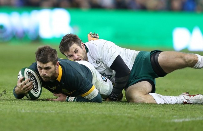 Willie le Roux is tackled by Jared Payne