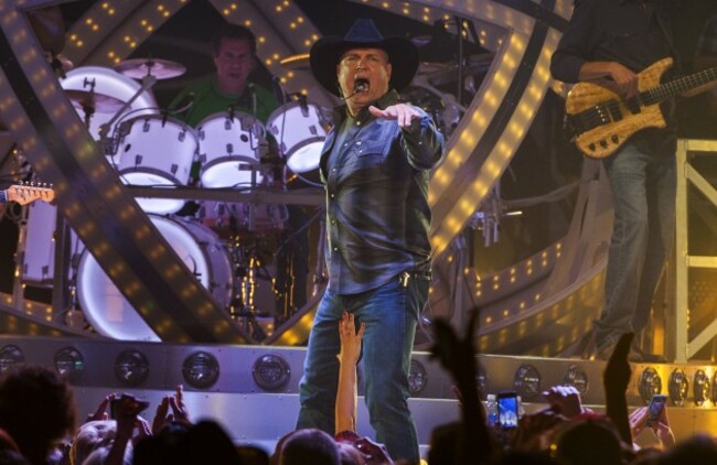 Garth Brooks In Concert - Rosemount, IL