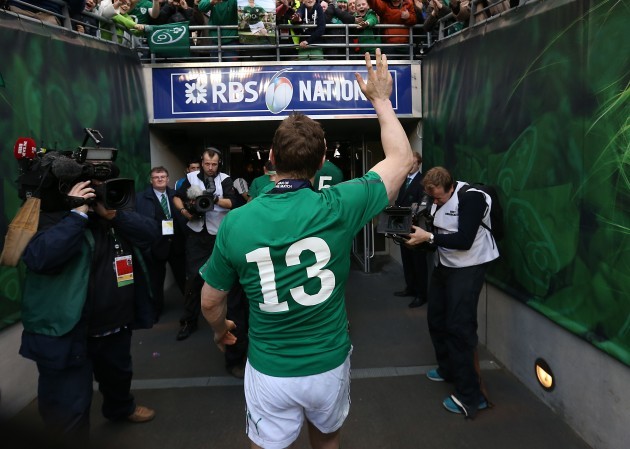 Brian O'Driscoll leaves the pitch after the game