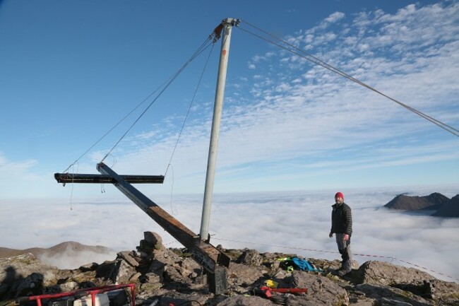 Carrauntoohil Cross Reinstated1