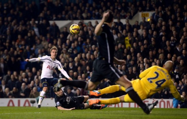 Soccer - Barclays Premier League - Tottenham Hotspur v Everton - White Hart Lane