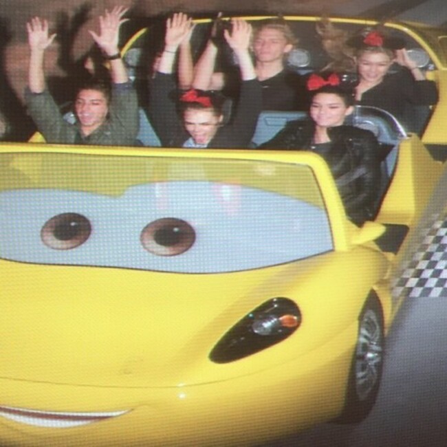 Disneyland @cullysmoller @codysimpson @gigihadid @kendalljenner ❤️