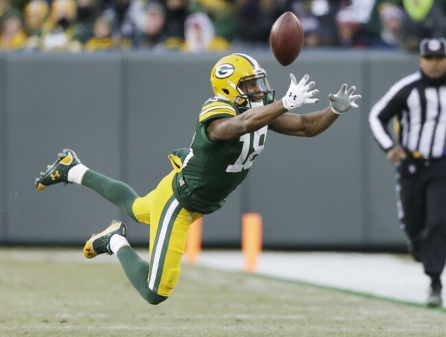 Patriots Packers Football