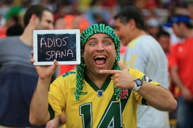 Soccer - FIFA World Cup 2014 - Group B - Spain v Chile - Maracana