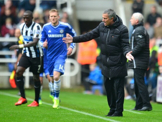 Soccer - Barclays Premier League - Newcastle United v Chelsea - St James' Park