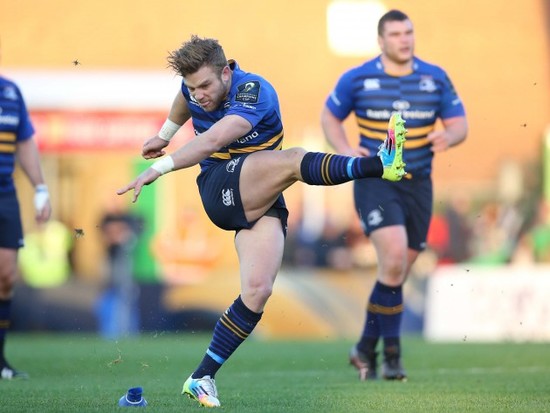 Ian Madigan kicks a penalty