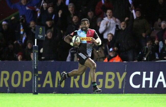 Aseli Tikoirotuma breaks free to score their second try