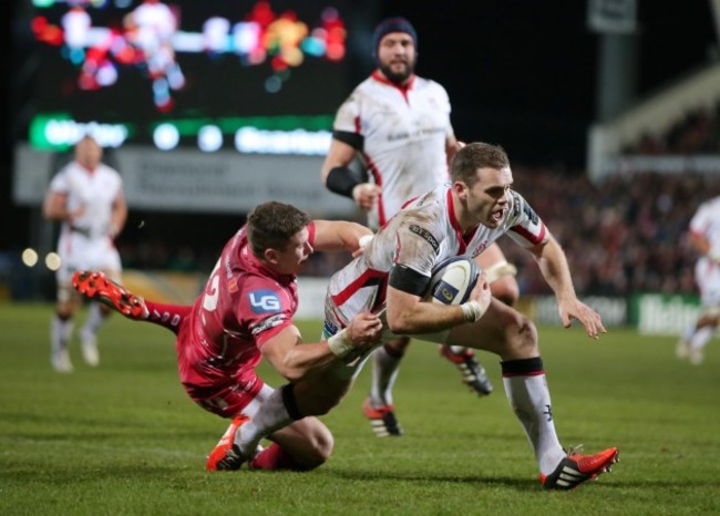 Darren Cave scores a try despite Scott Williams