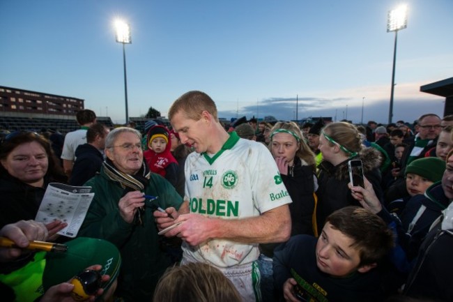 Henry Shefflin signs autographs for supporters
