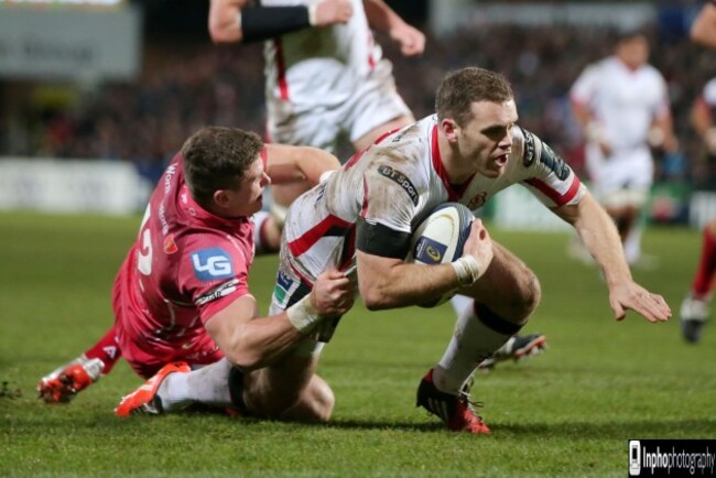 Darren Cave scores a try despite Scott Williams