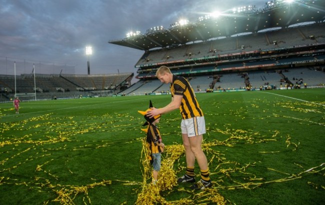 Henry Shefflin places a hat on his sons Henry head