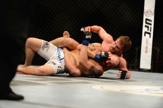 Gunnar Nelson chokes out Zak Cummings to win