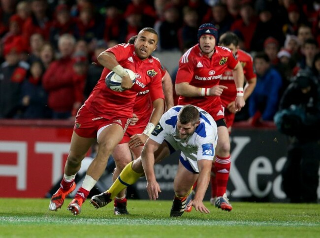 Simon Zebo tackled by Benjamin Kayser