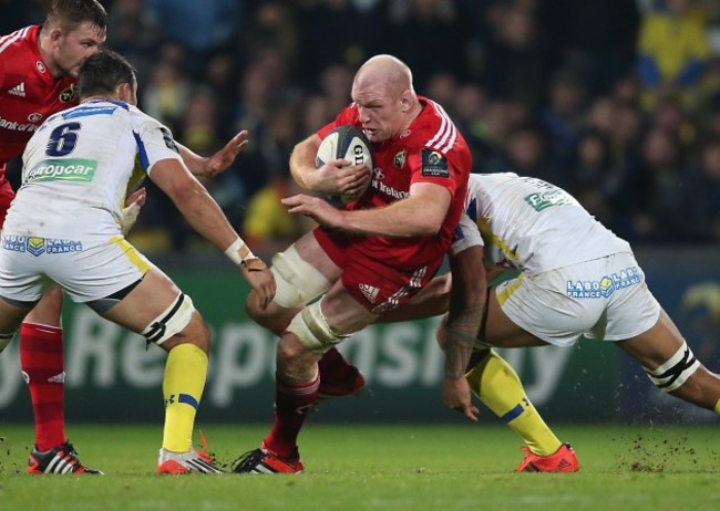 Munster&rsquo;s Paul O'Connell is tackled
